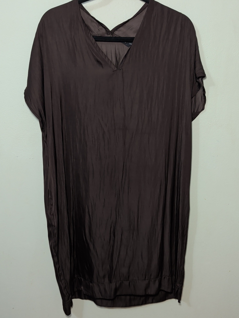 Grade & Gather Plissé Pleated V-Neck Shift Dress Dark Brown Minimalist Size M